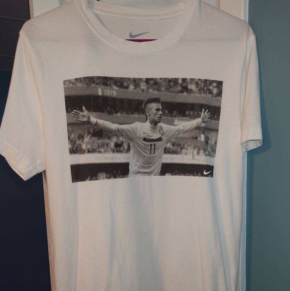 RARE NIKE NEYMAR JR GRAPHIC T SHIRT